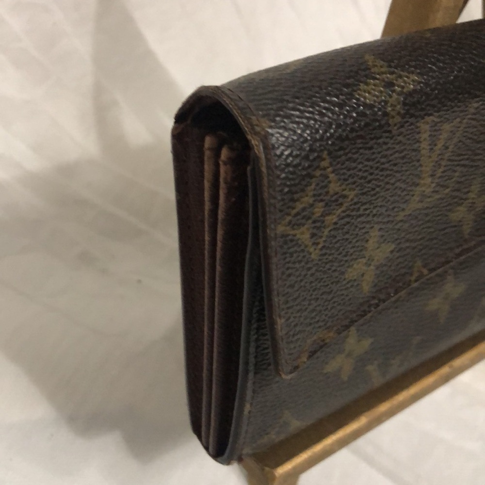 Louis Vuitton Sarah Wallet - Picture 2 of 9